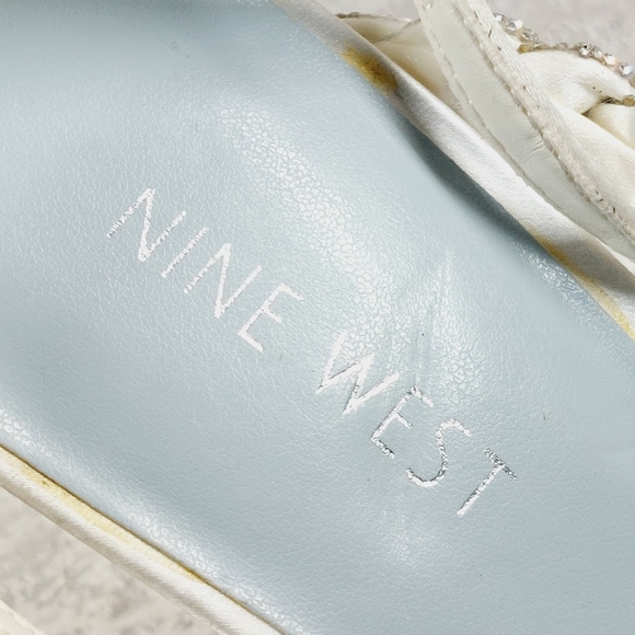 New Nine West Talip Ivory Glass Stone Embellished Heels D487 - Picture 10 of 15